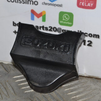 Cache plastique embleme té de fourche guidon Suzuki 125 GT X4 1980-84