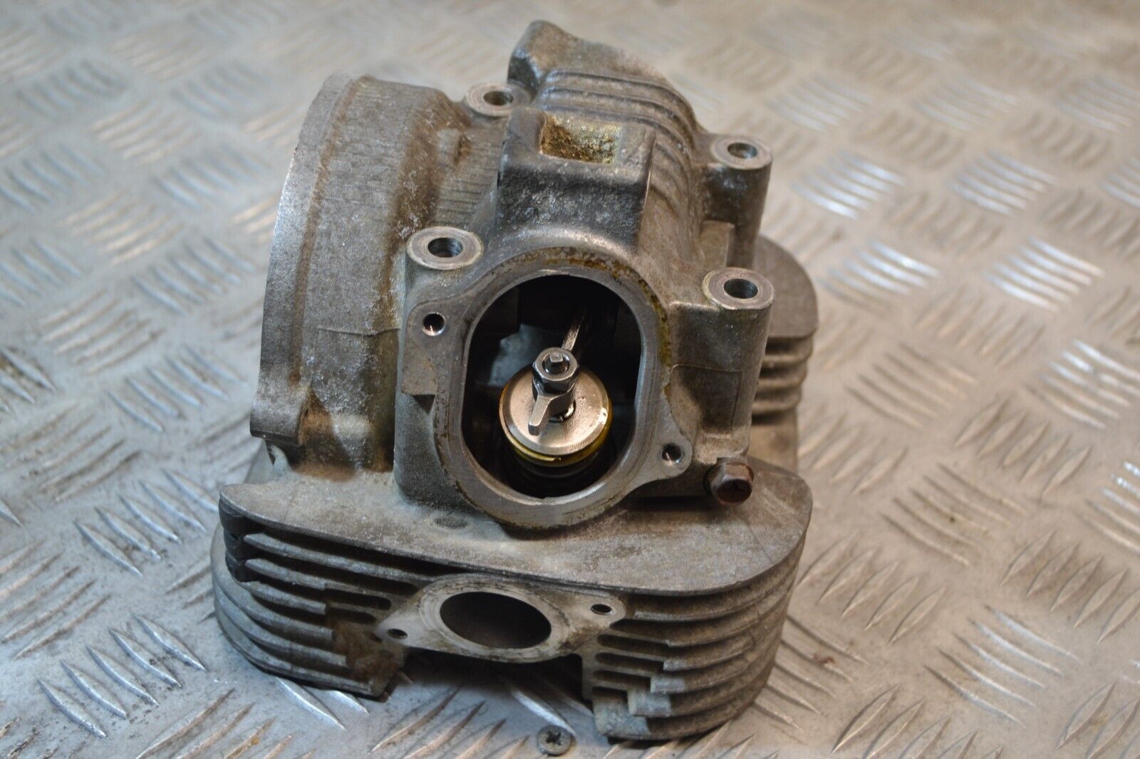 Culasse soupapes culbuteurs Head rockers valves Yamaha 125 SR – Image 12