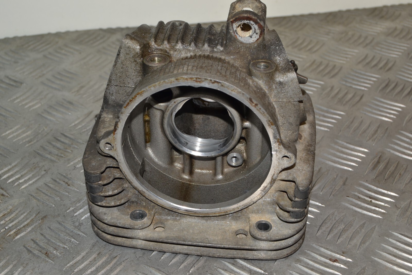 Culasse soupapes culbuteurs Head rockers valves Yamaha 125 SR – Image 13