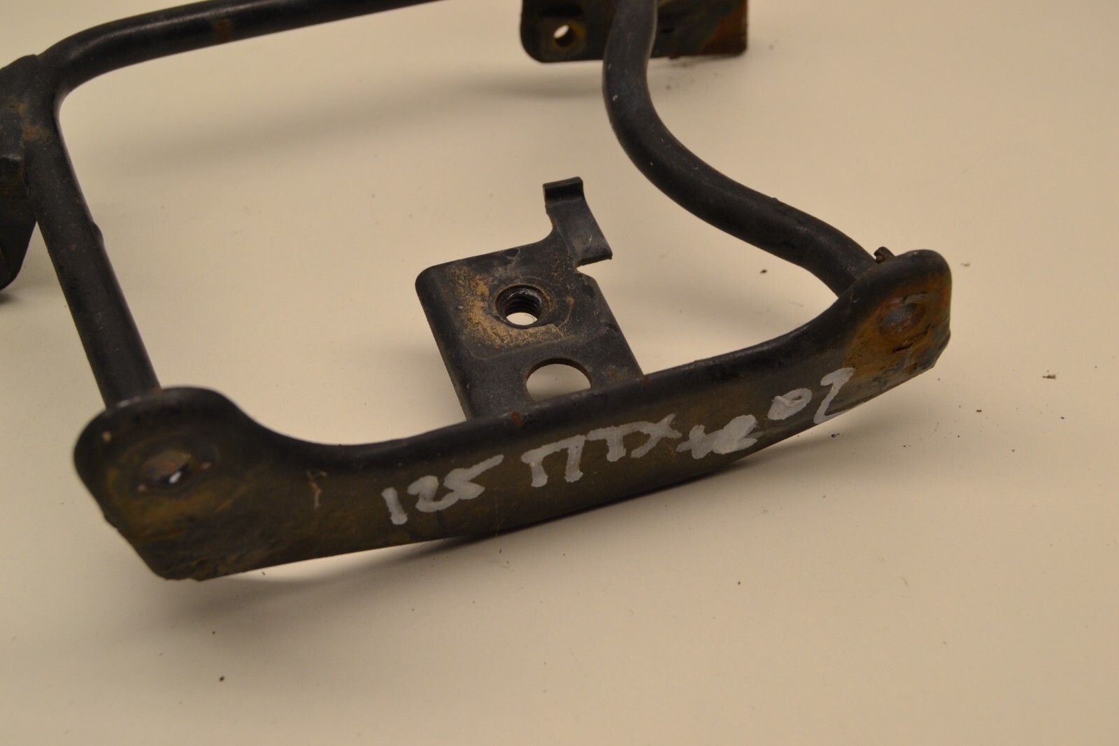 Support platine klaxon horn holder Honda 125 MTX TC02 1988 – Image 3