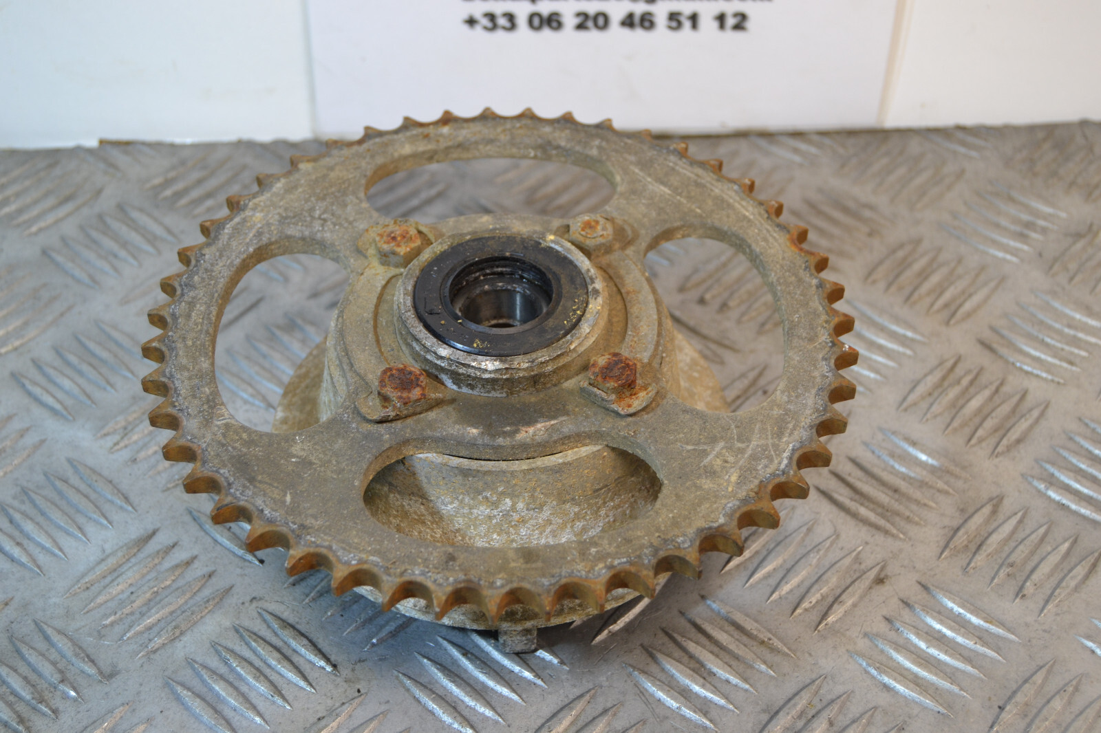 porte courronne Suzuki 125 GT X4 1980-84 sprocket holder