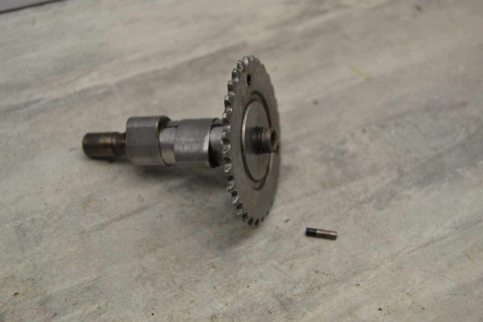 Arbre à came Honda Amigo P50 1967 camshaft