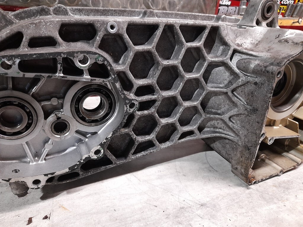 Carter moteur SYM 250 GTS 300 Citycom 11200HMA000 – Image 7