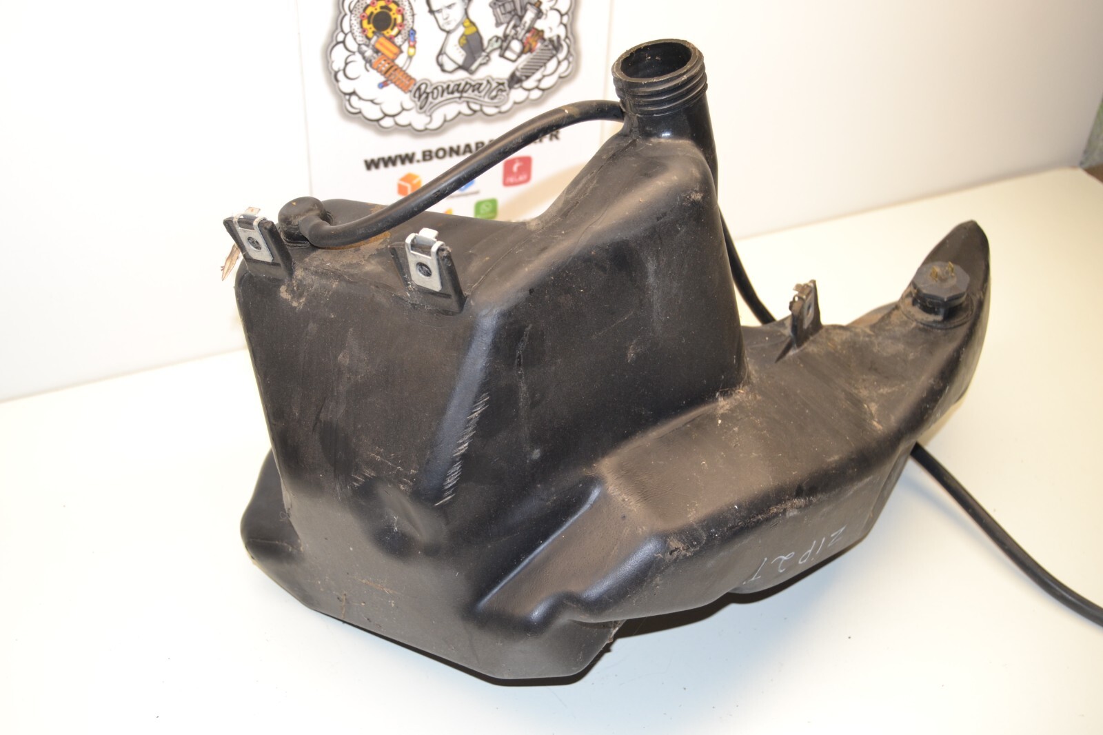 Réservoir essence gas tank Piaggio ZIP 50 2t – Image 3