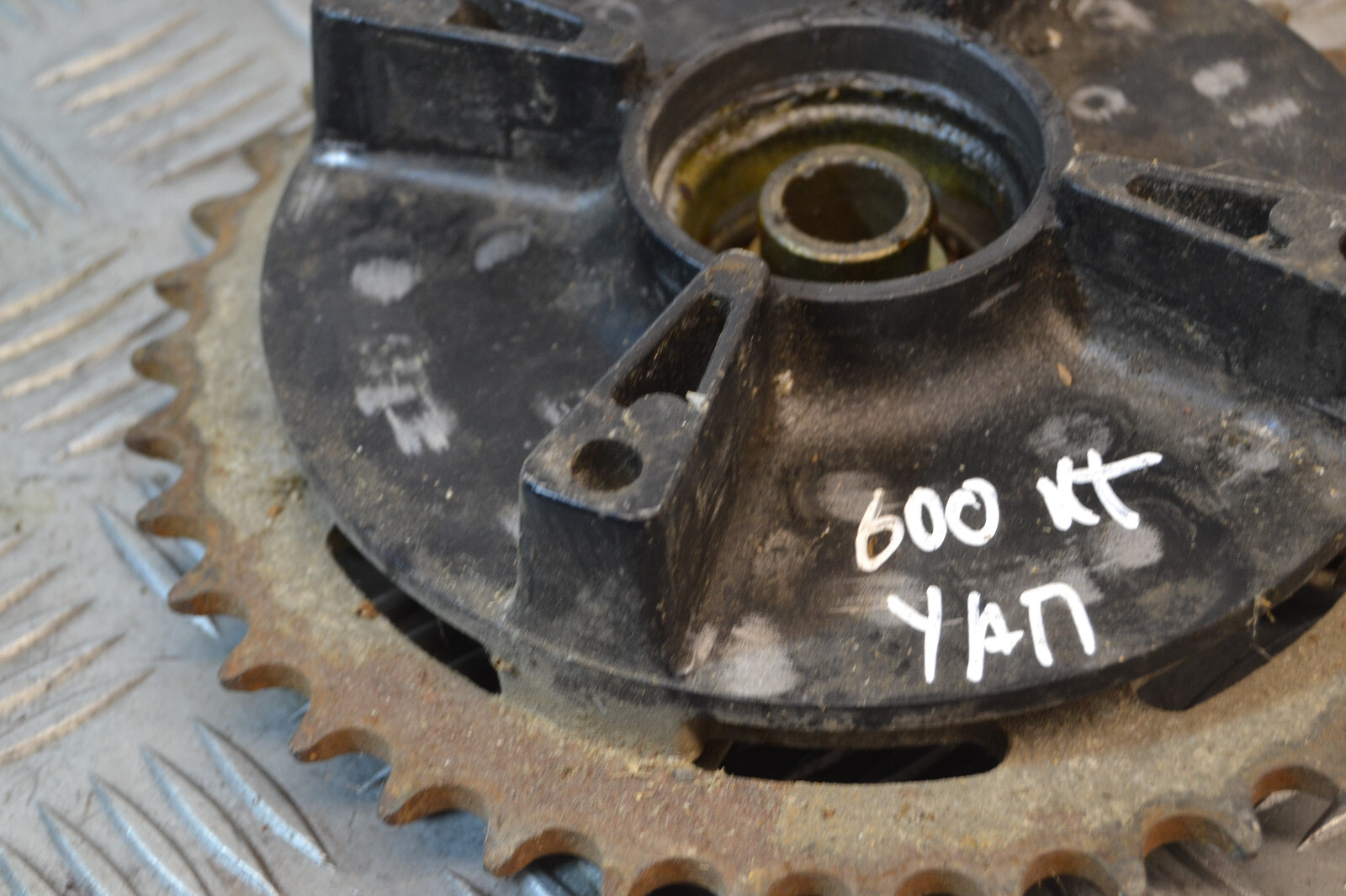 Porte Couronne Yamaha 600 Xt 43f sprocket holder – Image 6