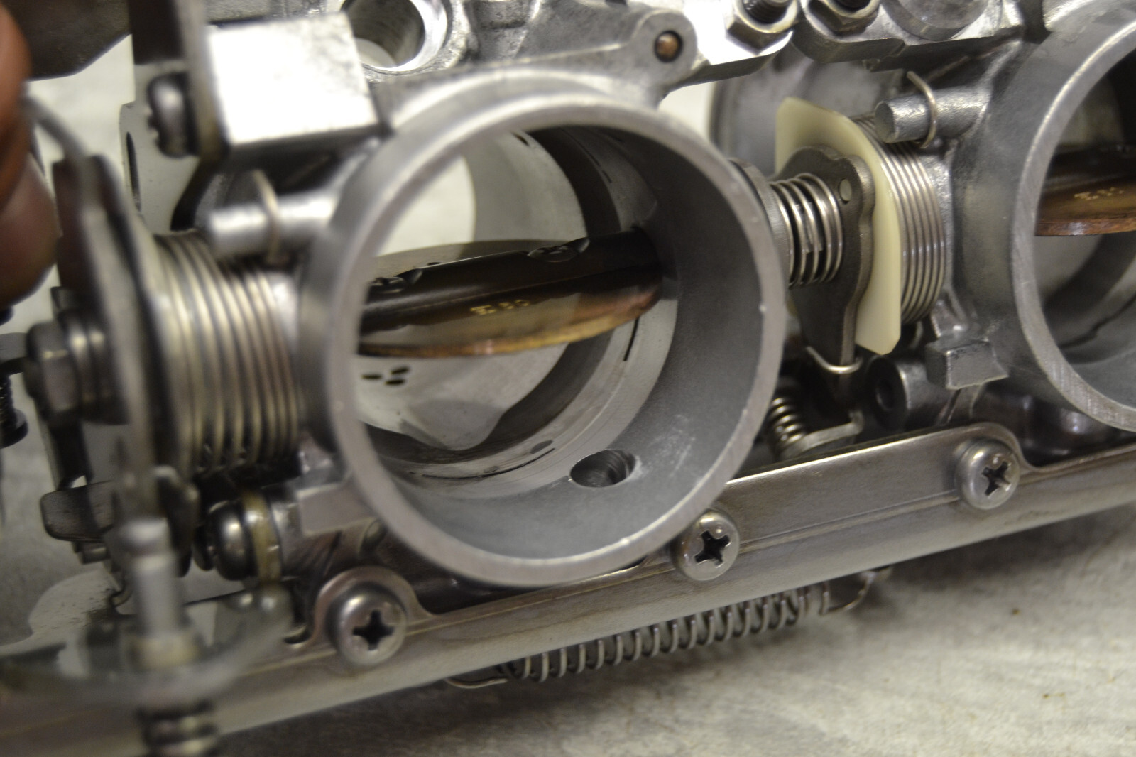 Rampe admission papillon Yamaha FJR1300 FJR 1300 2001-2005 – Image 9