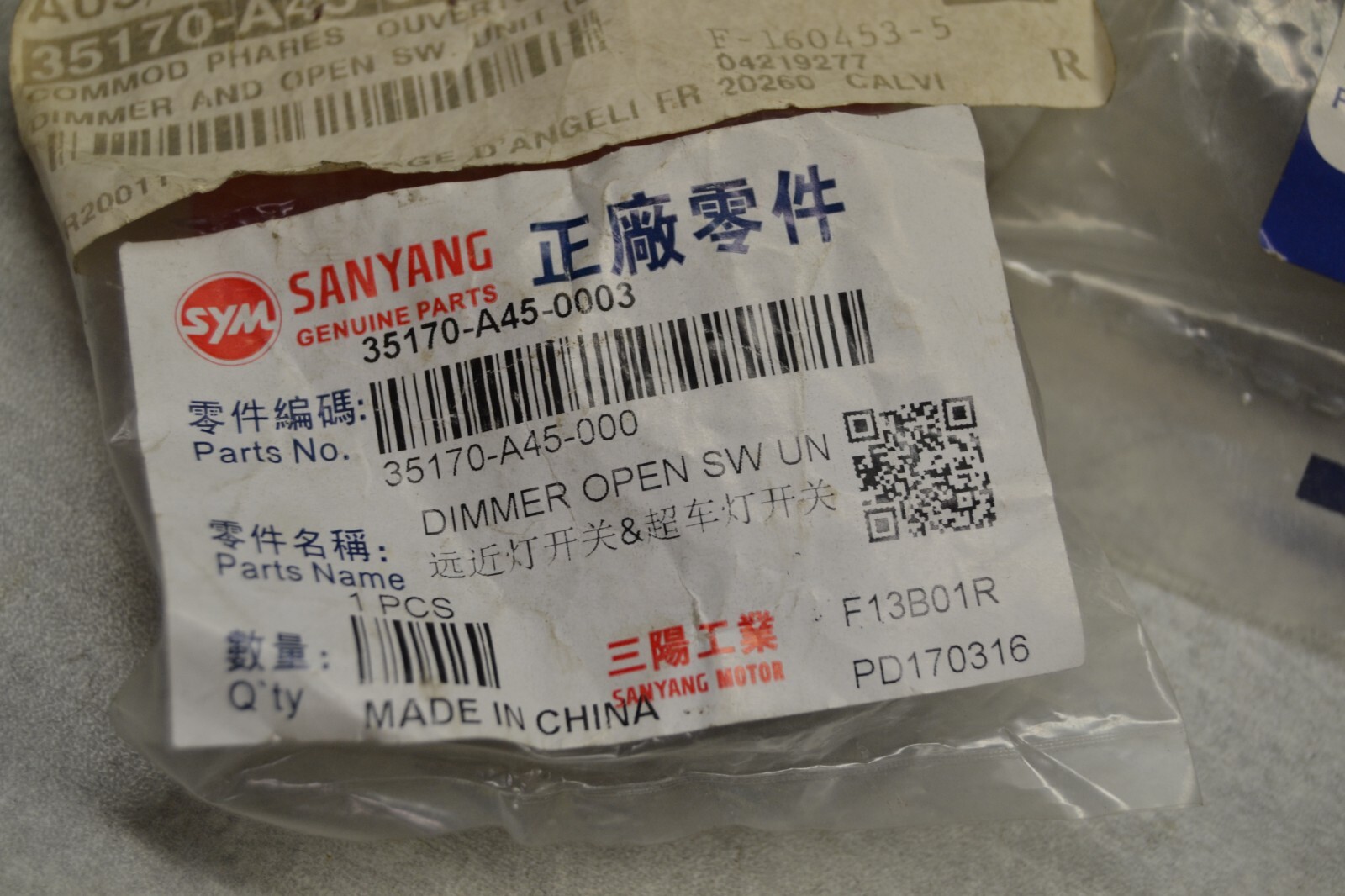 SYM Boutons commodo 35170-M9Q-000 – Image 3