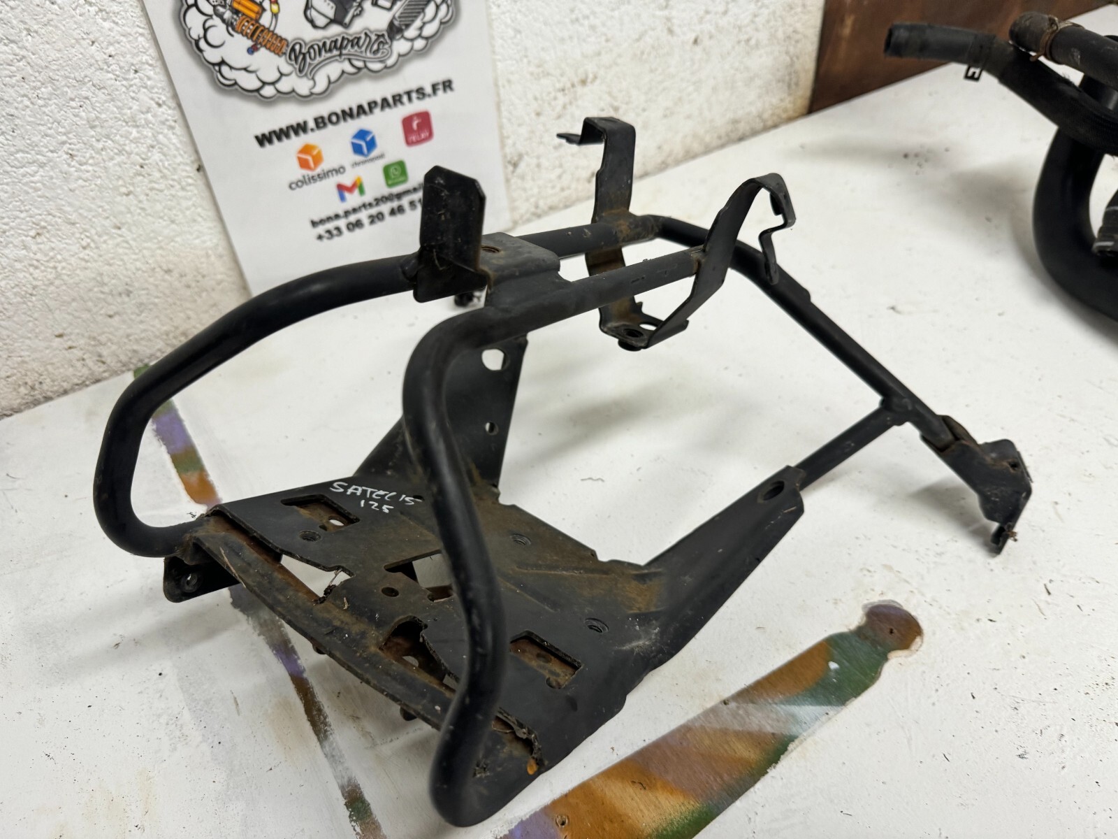 Araignée support carénages avant Peugeot 125 Satelis K15 2006-09 – Image 3