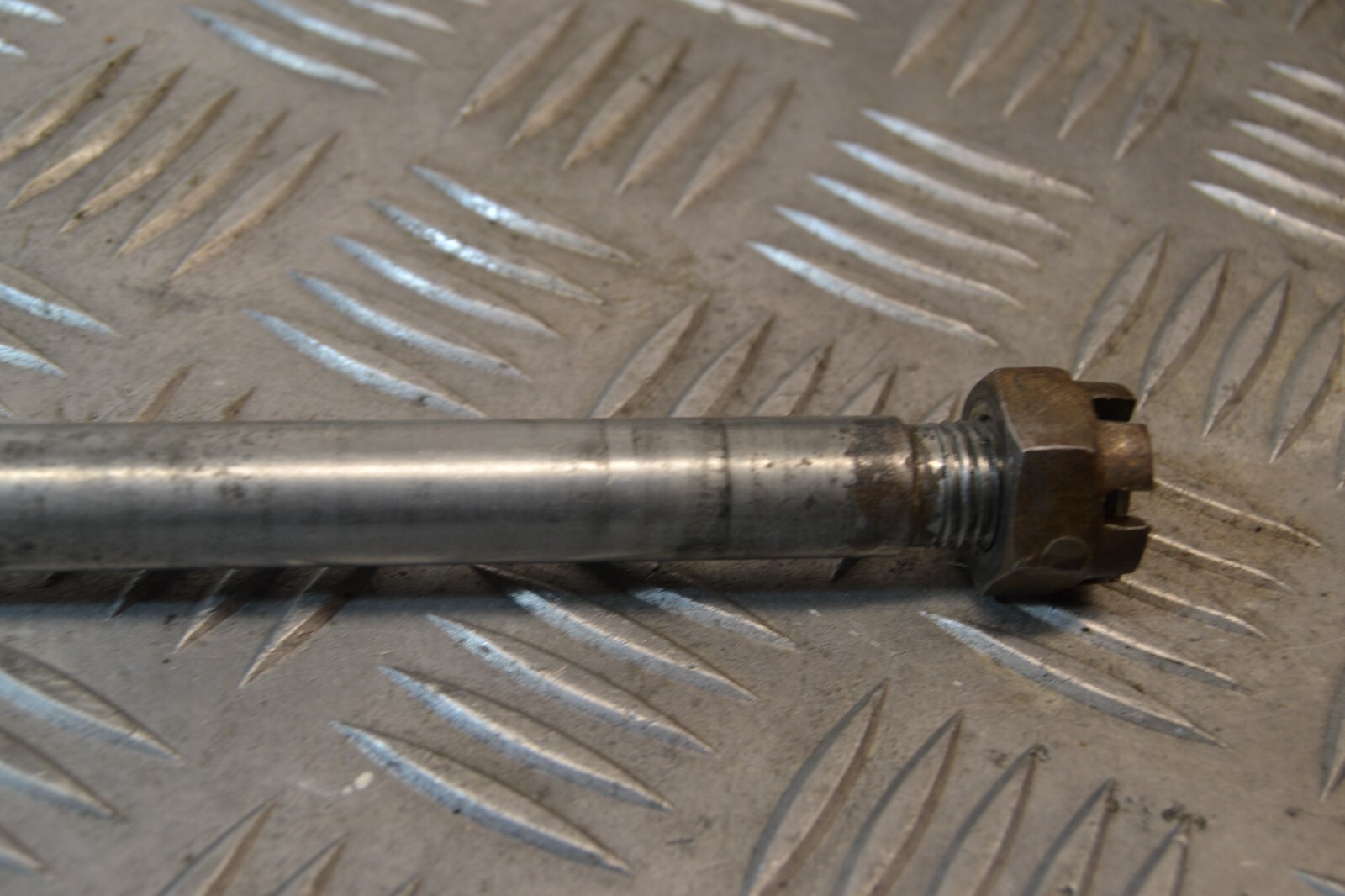 Axe de roue arrière rear wheel shaft Yamaha 125 SR – Image 5