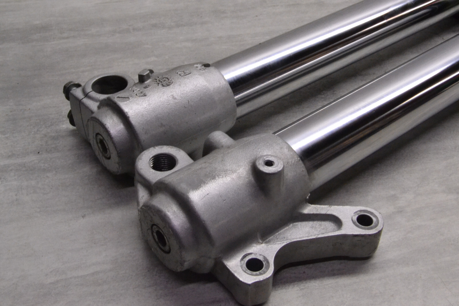 Fourche Aprilia MX 125 2006 forks tubes AP8163400 AP8163401 – Image 3