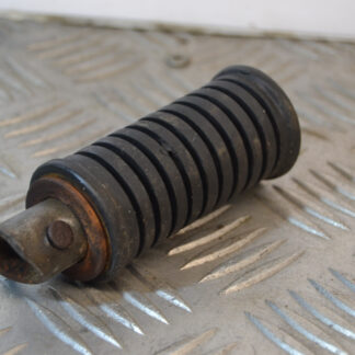 Lot 2 cales pieds passager Suzuki 125 GT X4 1980-84 passenger pegs