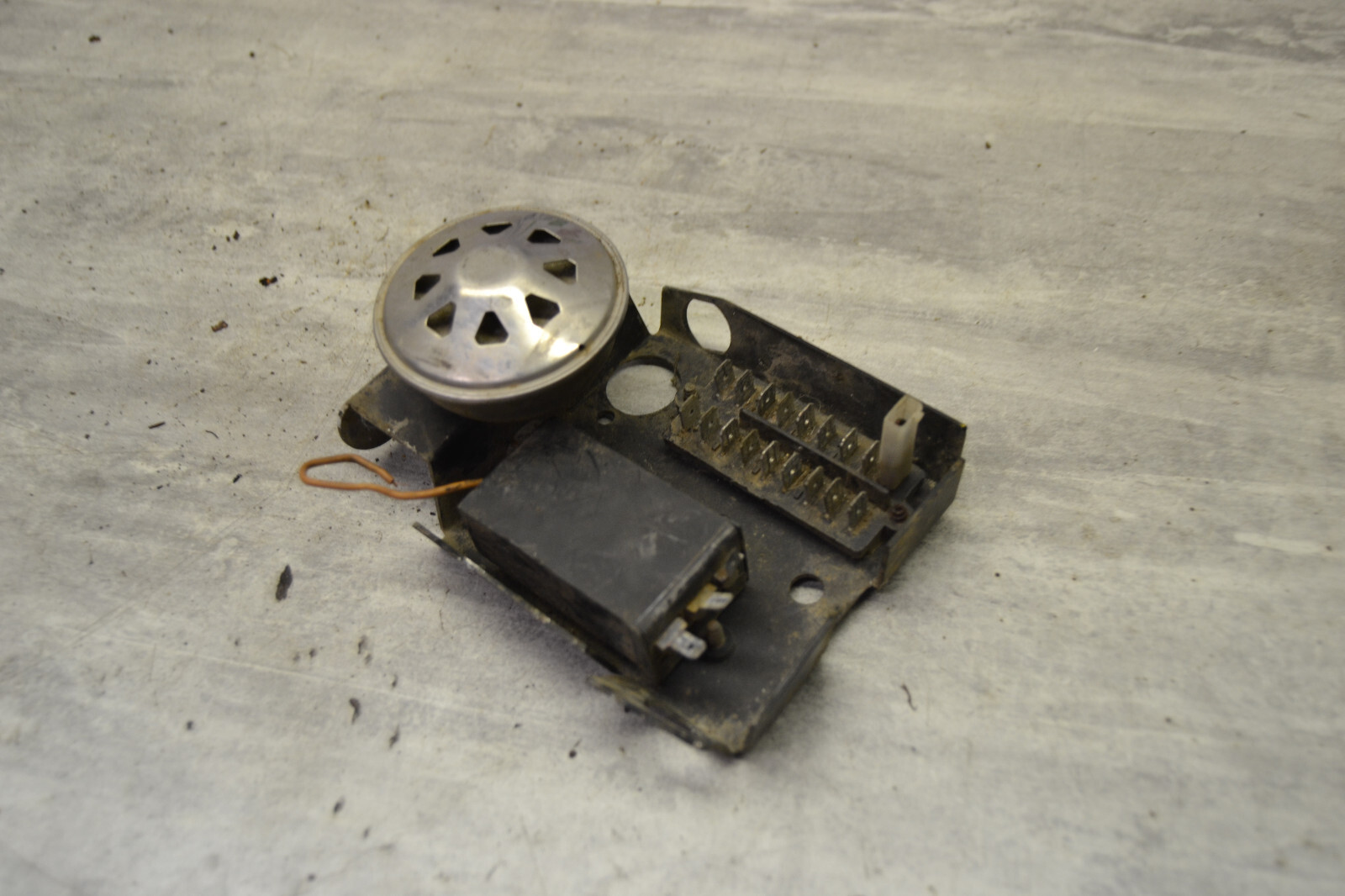 Platine plaque branchement cablage faisceau Mobylette Motobécane Motobecane AV88