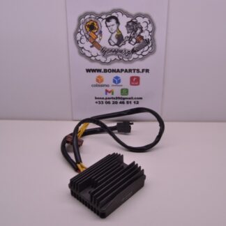 Régulateur de tension Piaggio 125 250 400 MP3 Beverly 400 639110 Neuf sh689jb