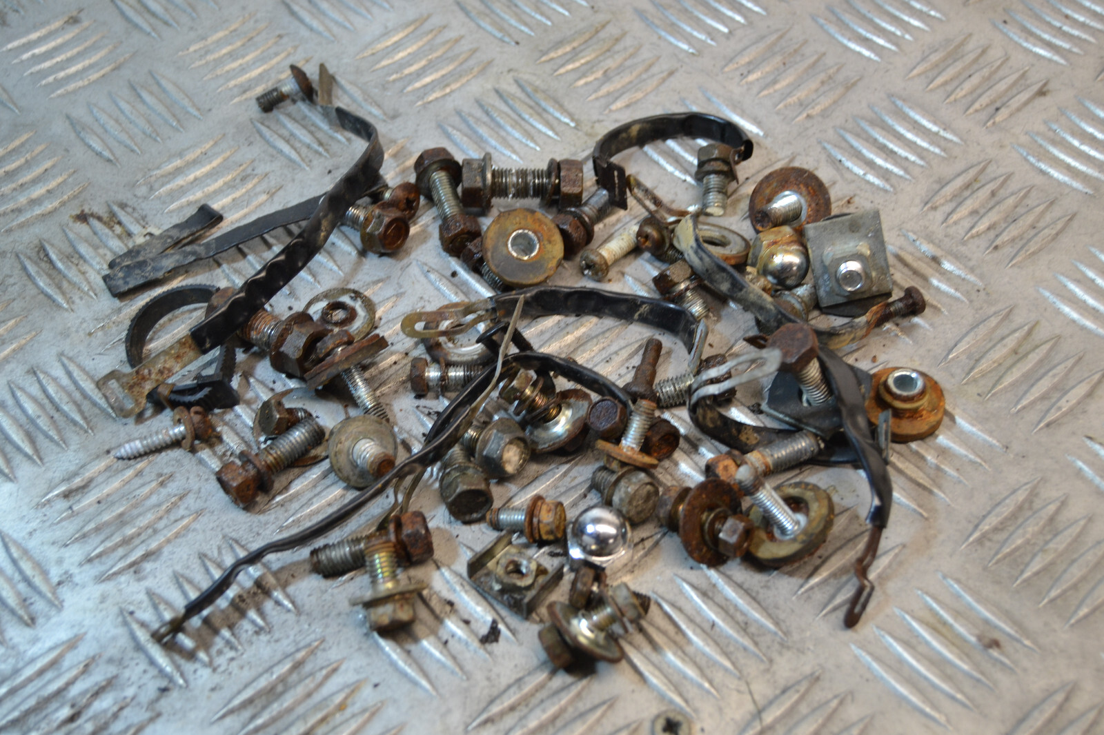 Visserie partie cycle vrac Suzuki 125 GT X4 1980-84