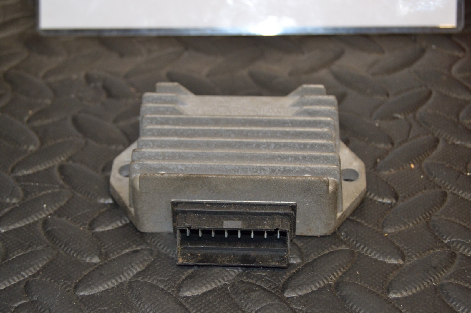 Régulateur de tension redresseur Piaggio ZIP 50 2T – Image 4