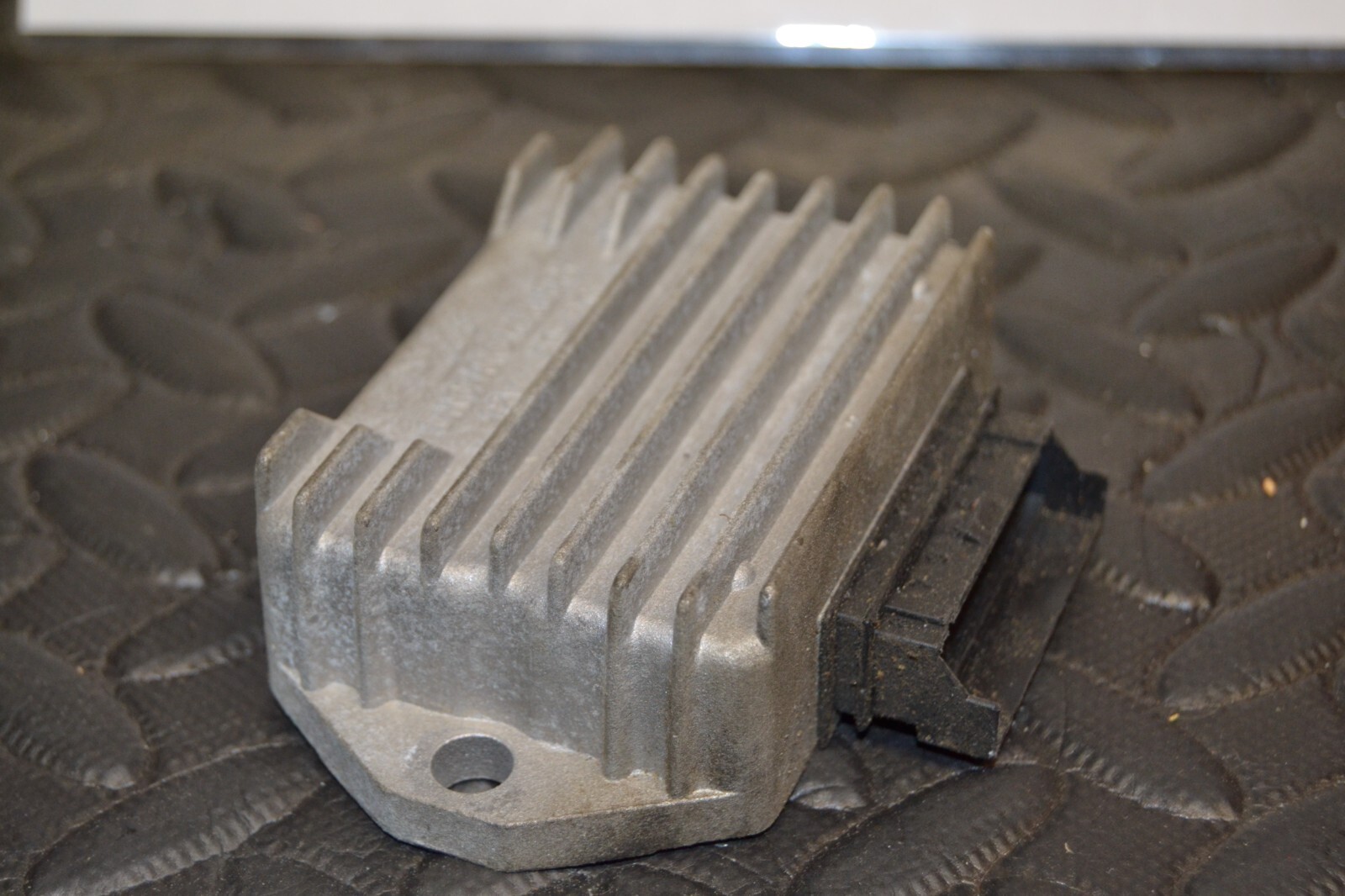 Régulateur de tension redresseur Piaggio ZIP 50 2T – Image 5