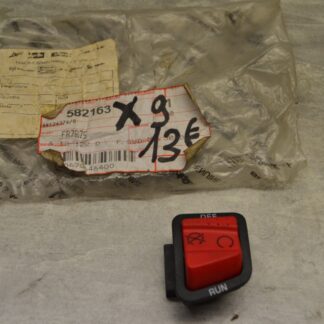 Bouton commodo coffre Piaggio MP3 125 300 400 500 x8 x9 X evo 582163