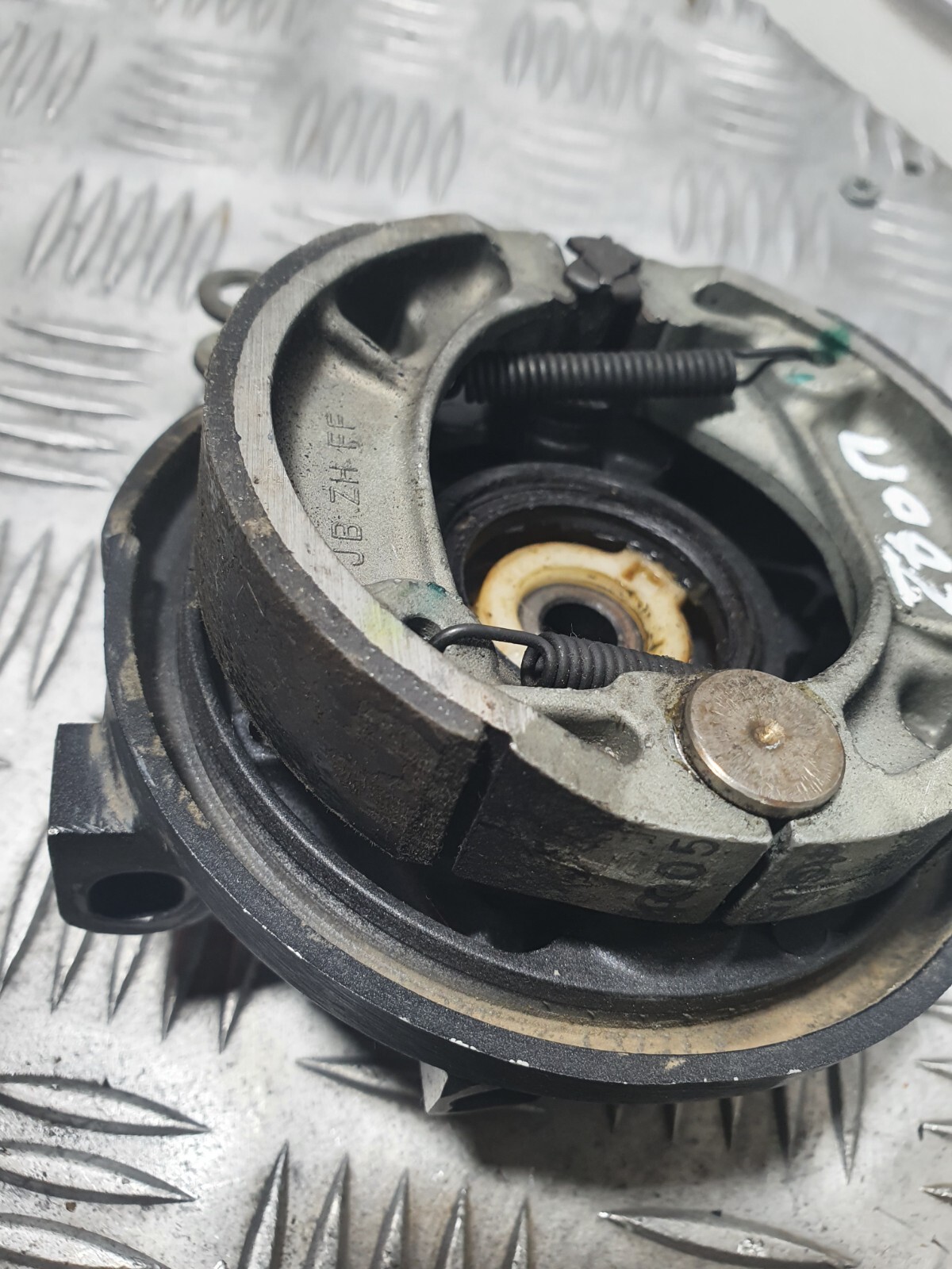 Flasque tambour frein avant Honda Zoomer NPS50 2001-17 45010GEZ000ZA – Image 14