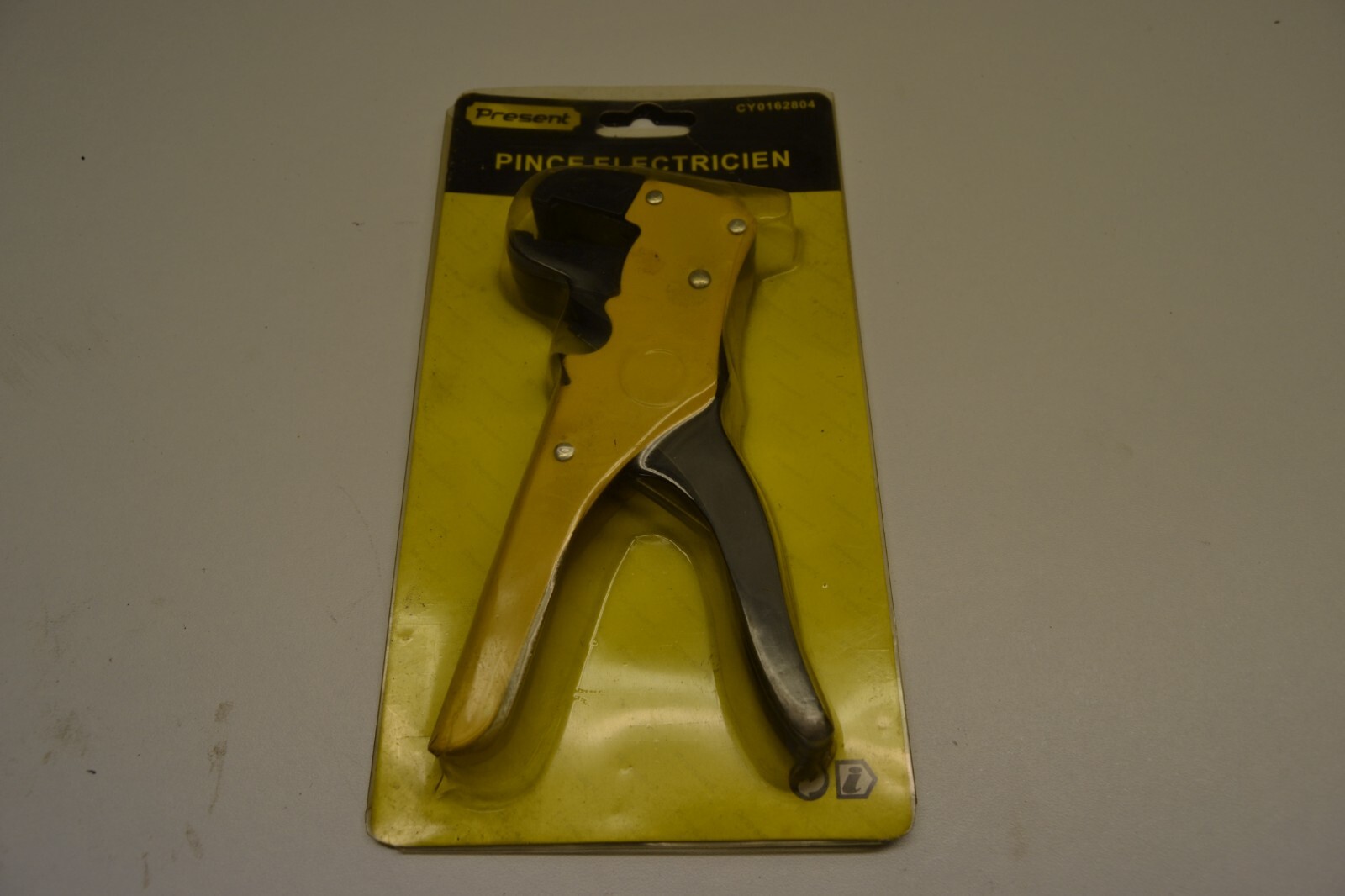 Pince à dénuder câble électrique moto voiture