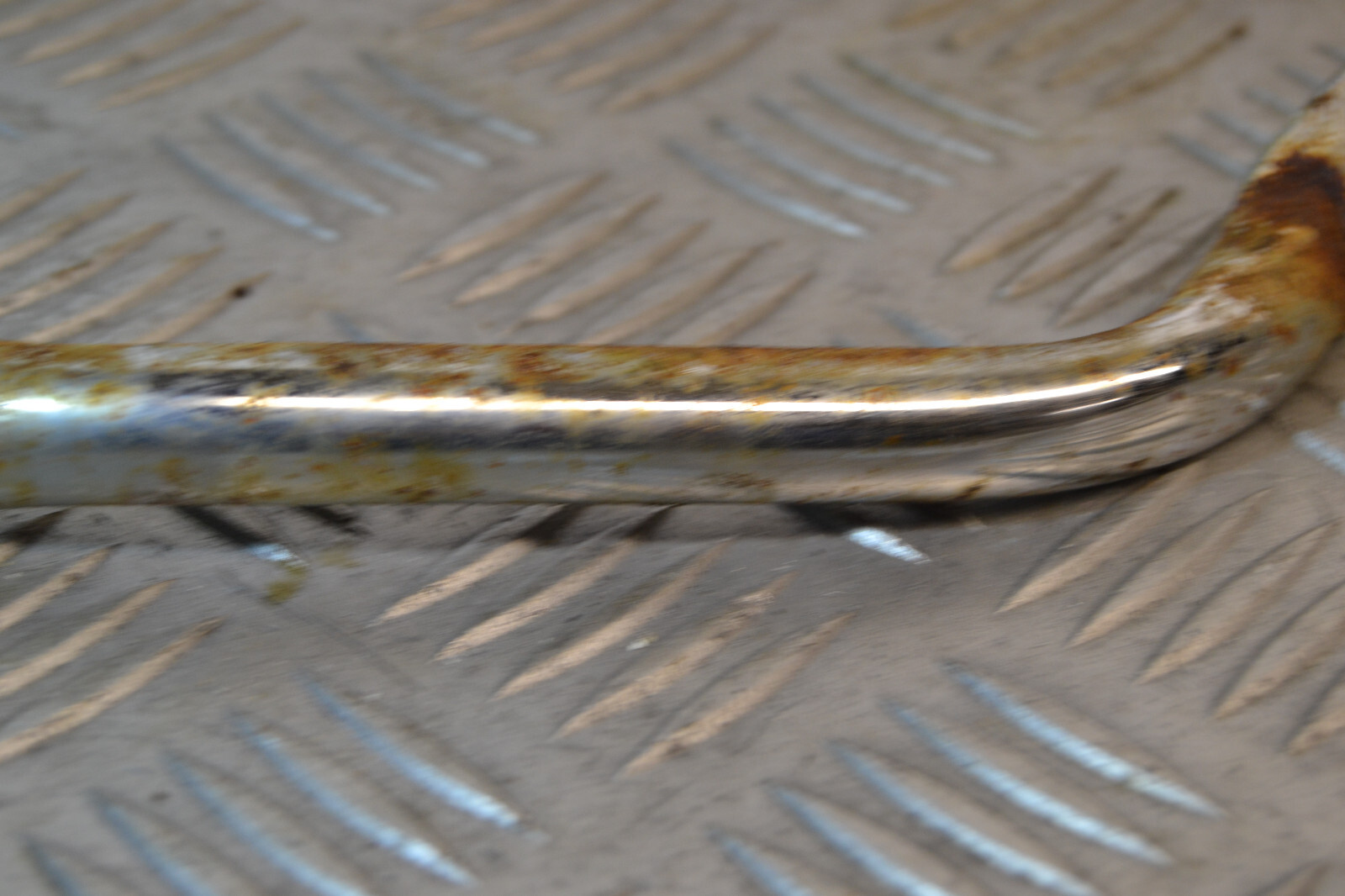 Poignée latérale Suzuki 125 GT X4 1980-84 grab bar – Image 4