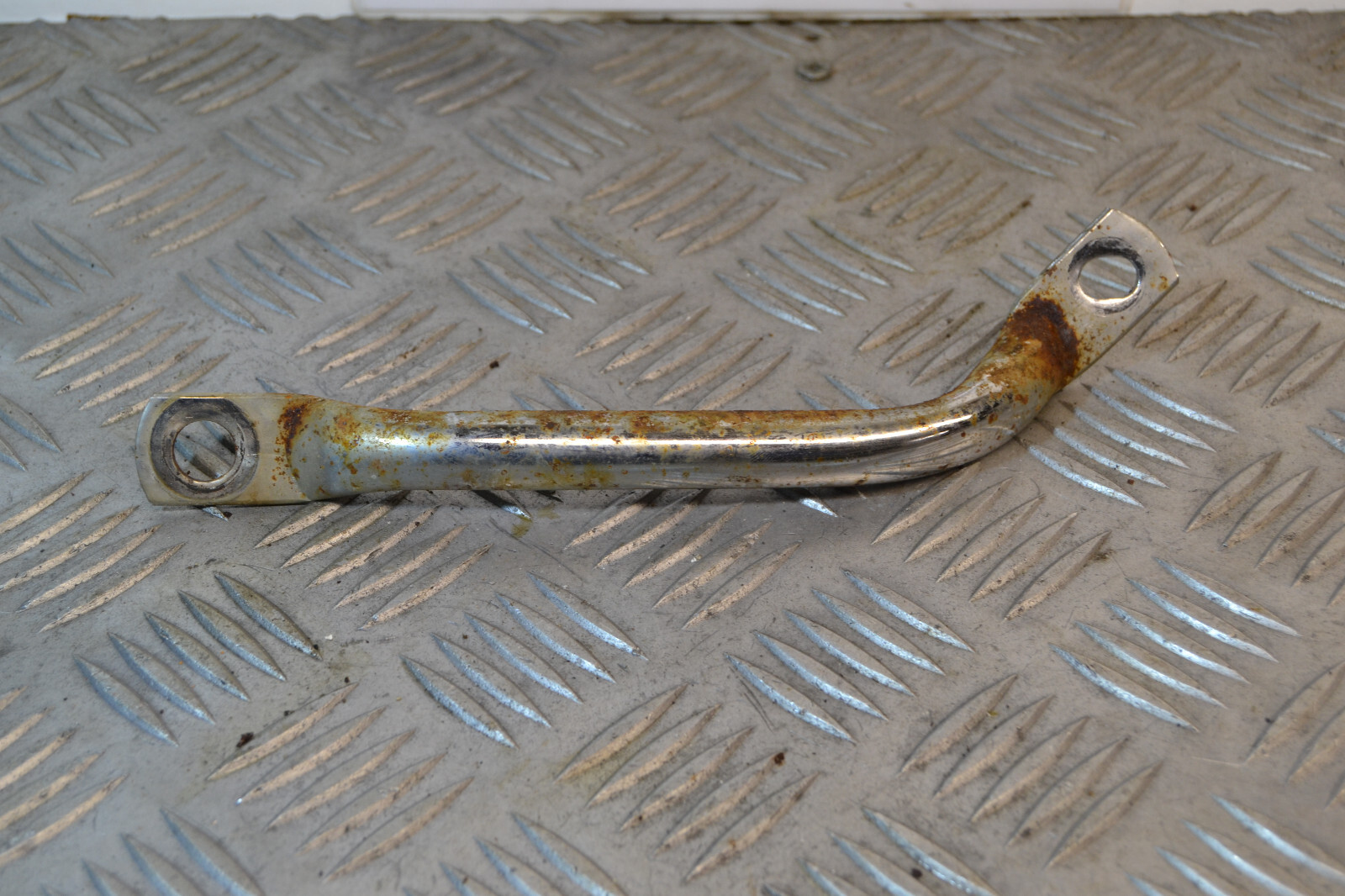 Poignée latérale Suzuki 125 GT X4 1980-84 grab bar