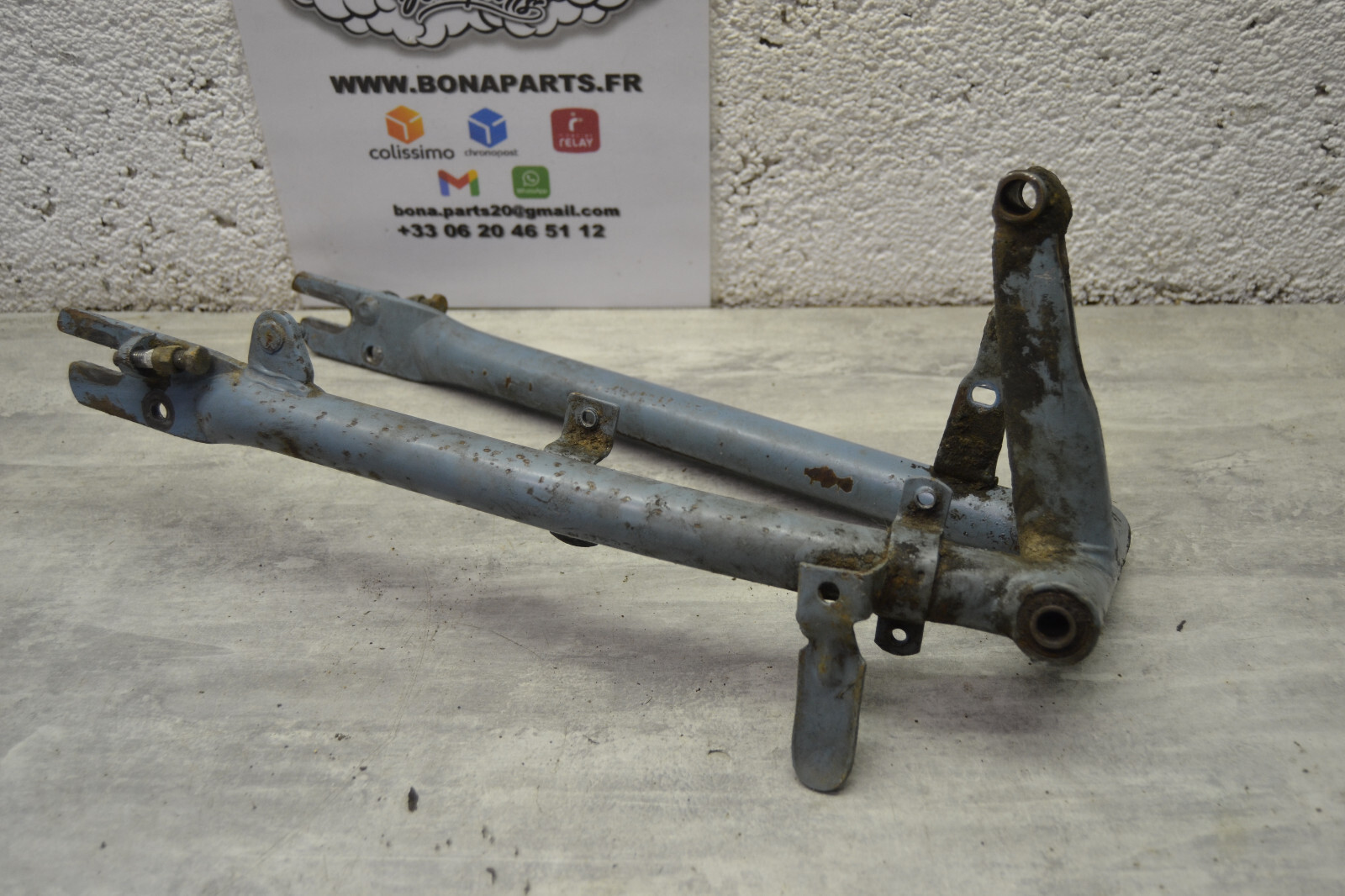 Bras oscillant swingarm Mobylette Motobécane Motobecane AV88 Bleu youngtimer