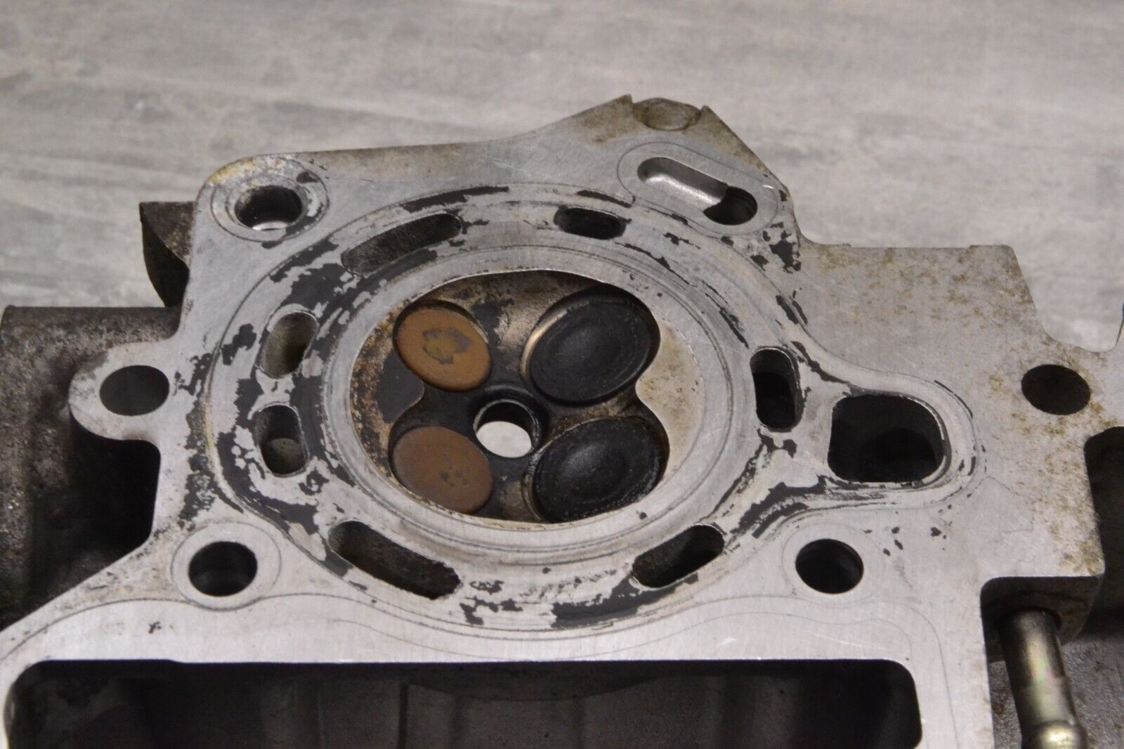 Culasse soupapes Honda Zoomer 50 NPS Head valve 12200GEV760 – Image 3