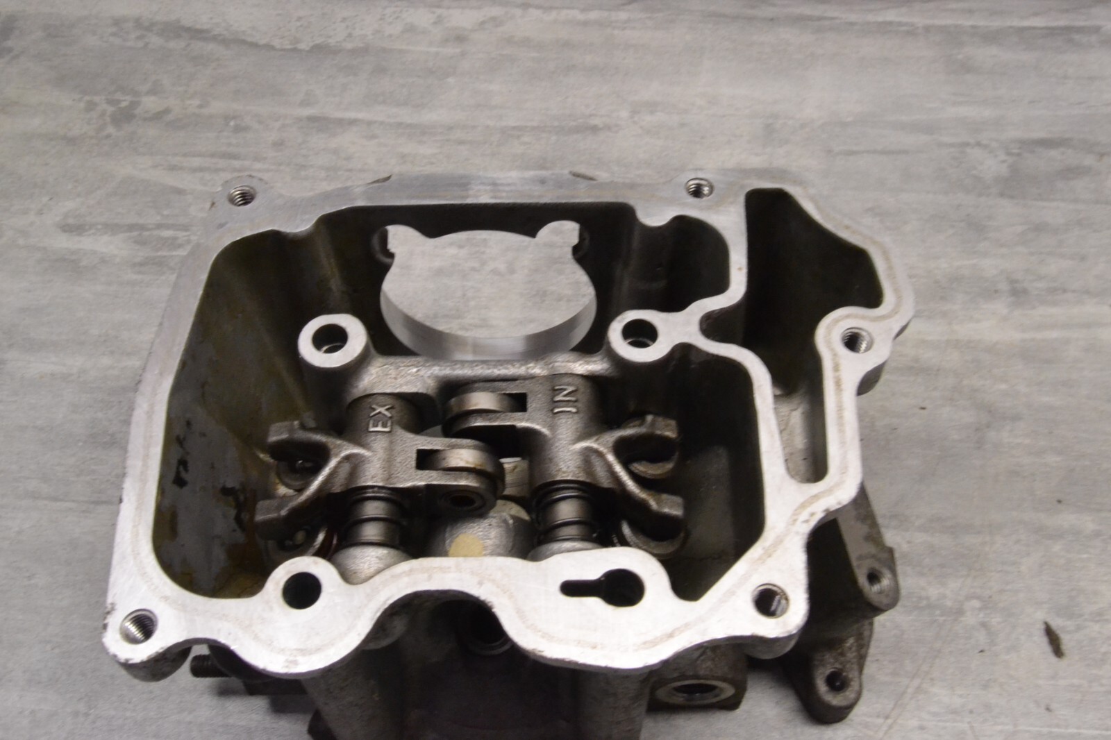 Culasse soupapes Honda Zoomer 50 NPS Head valve 12200GEV760 – Image 6