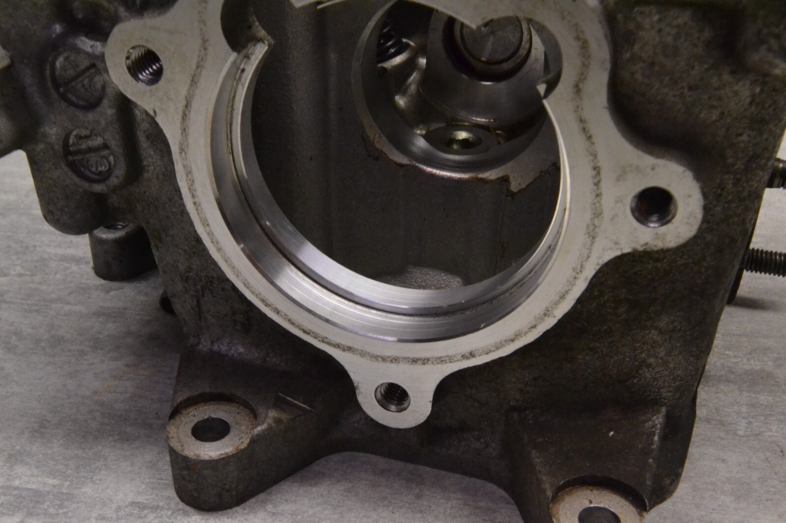 Culasse soupapes Honda Zoomer 50 NPS Head valve 12200GEV760 – Image 7