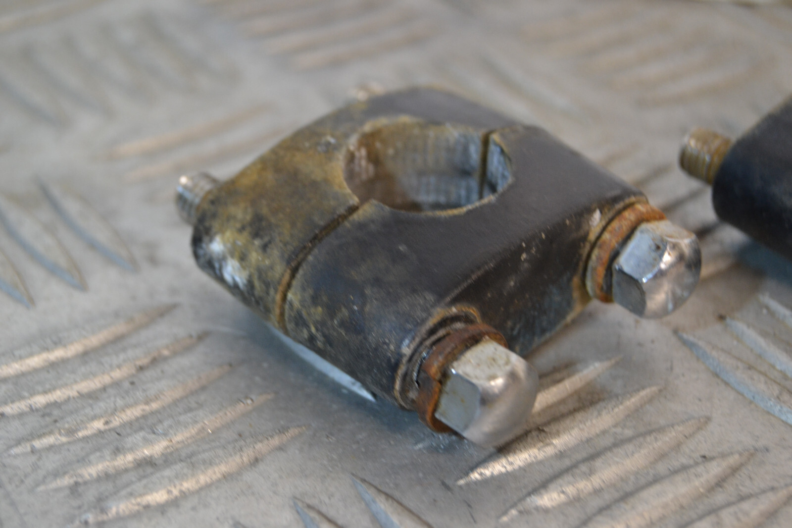 Pontet support guidon Suzuki 125 GT X4 1980-84 risers – Image 4