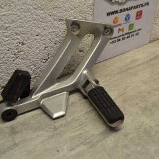 Support cale pied passage droit Yamaha FJR1300 FJR 1300 2001-2002 5JW