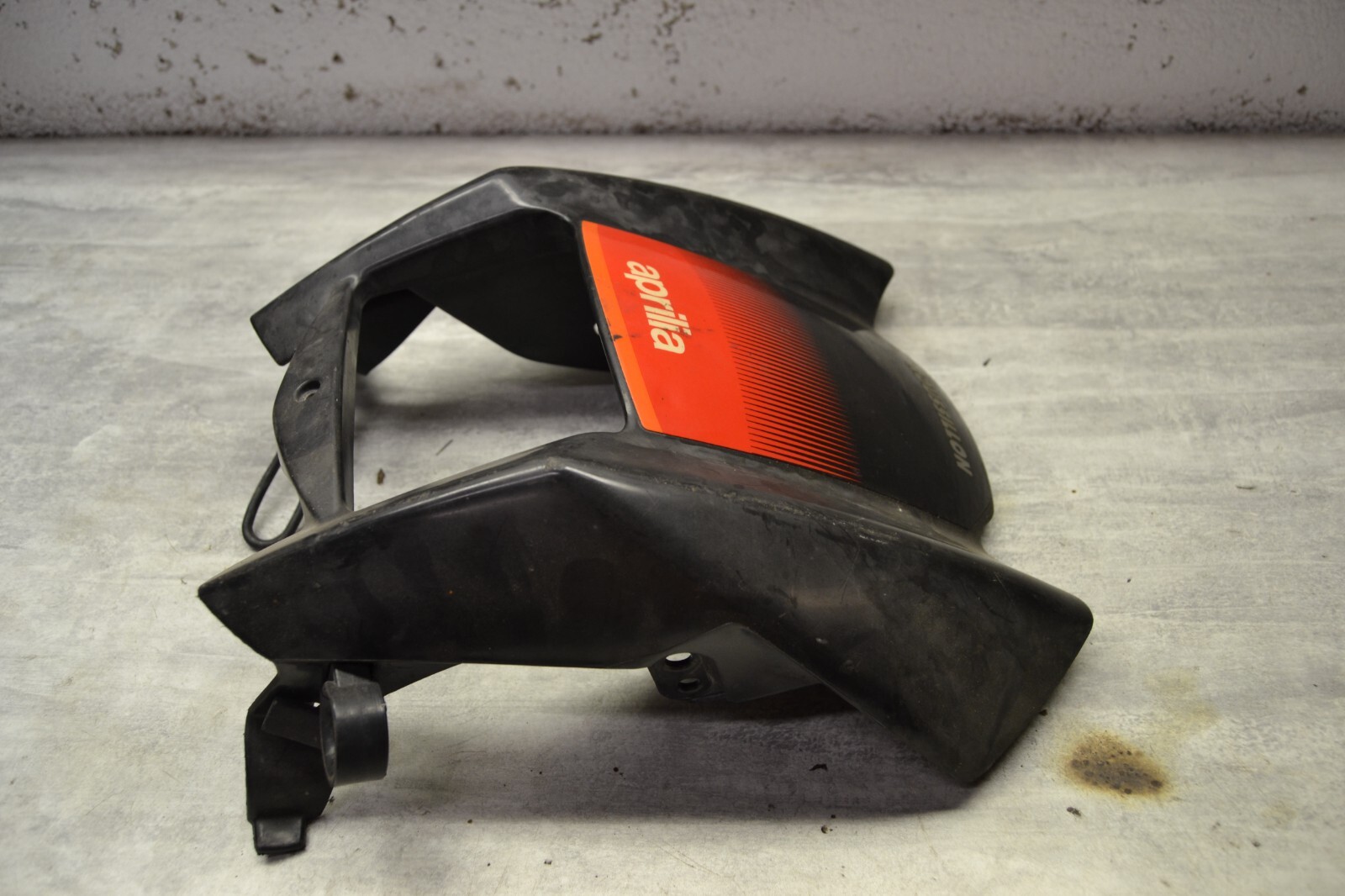 carénage plaque phare Aprilia MX 125 2004-06 AP8178049 Rouge – Image 3