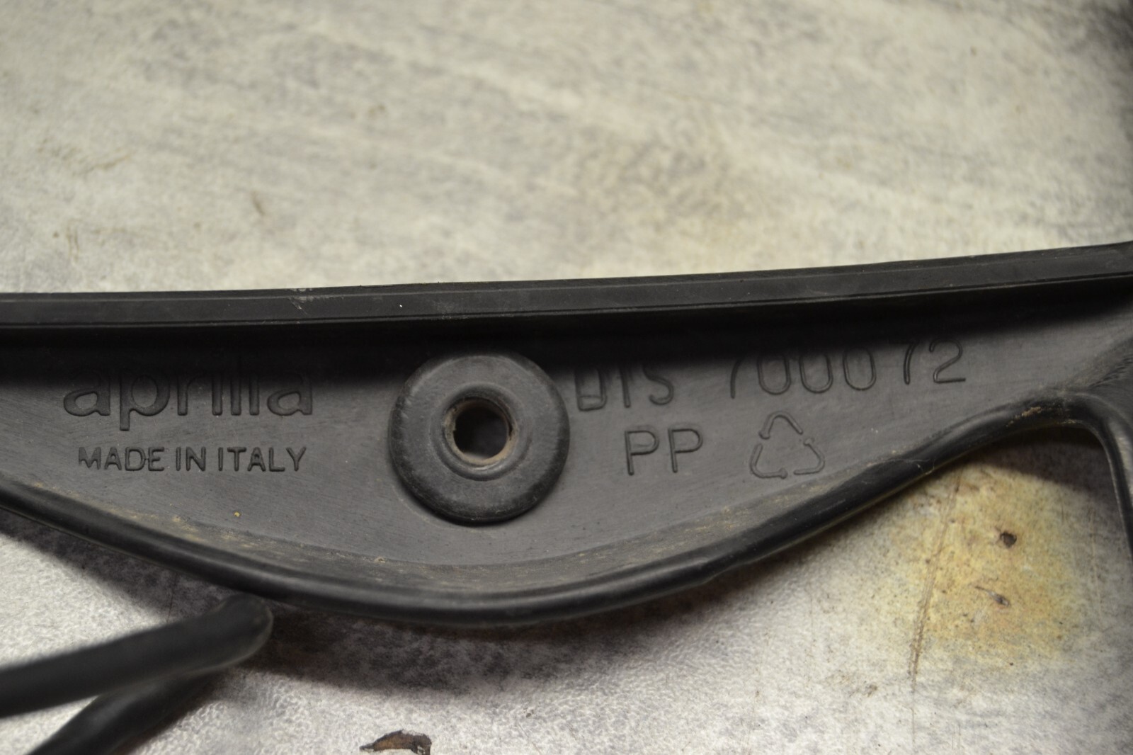 carénage plaque phare Aprilia MX 125 2004-06 AP8178049 Rouge – Image 9