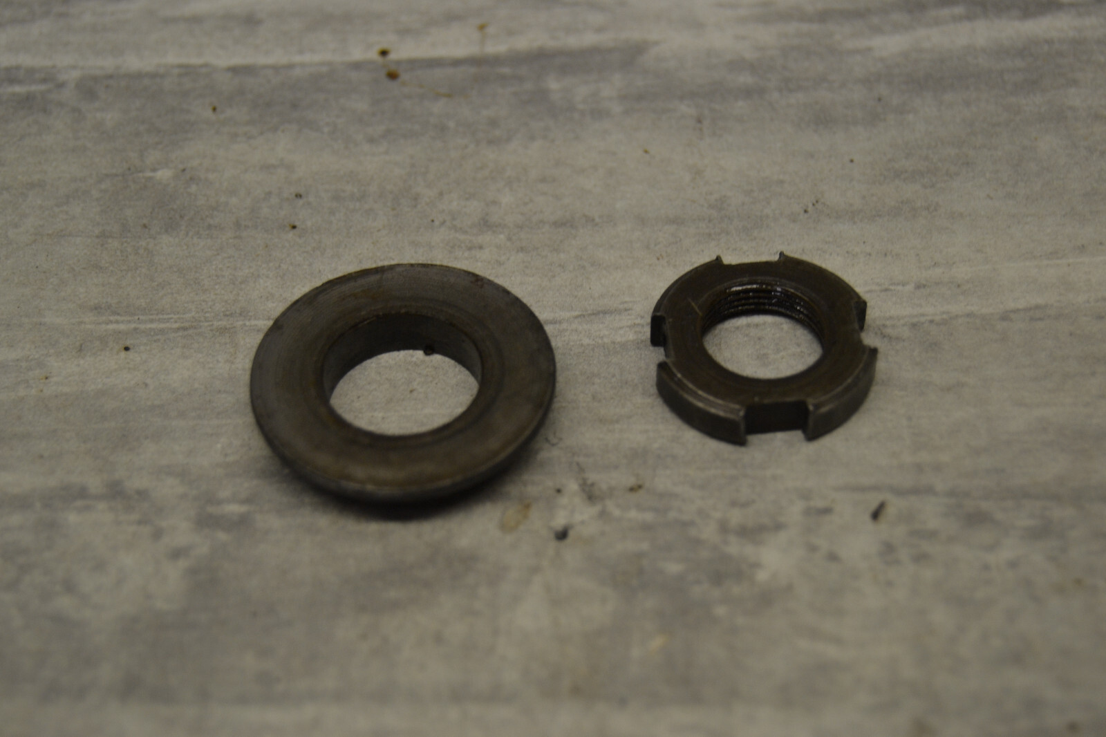 Ecrou vilebrequin Honda P50 1967 crankshaft nut spinotto kurbelwelle