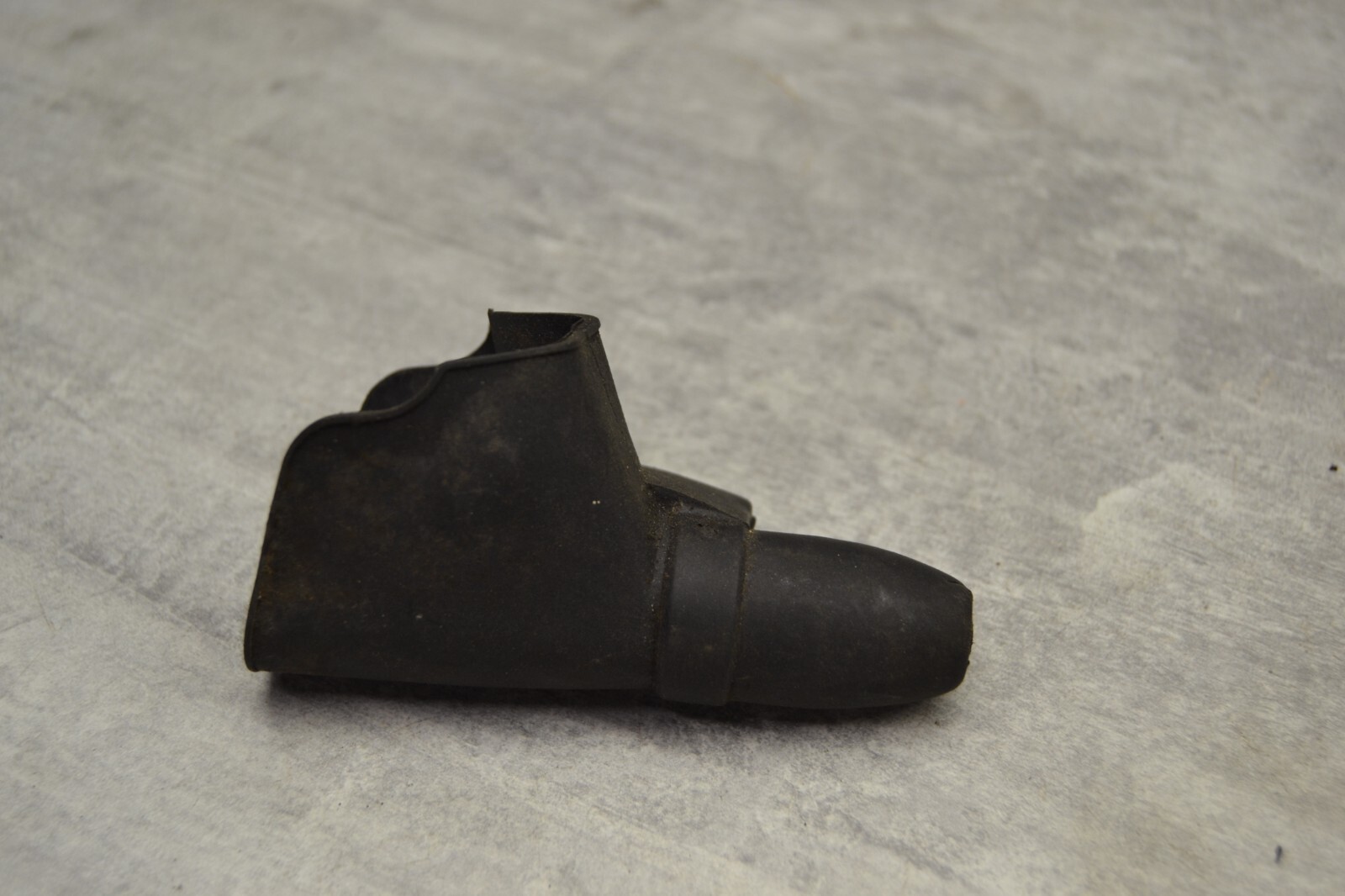 cache cable embrayage cocote caoutchouc Aprilia 125 MX AP8120467