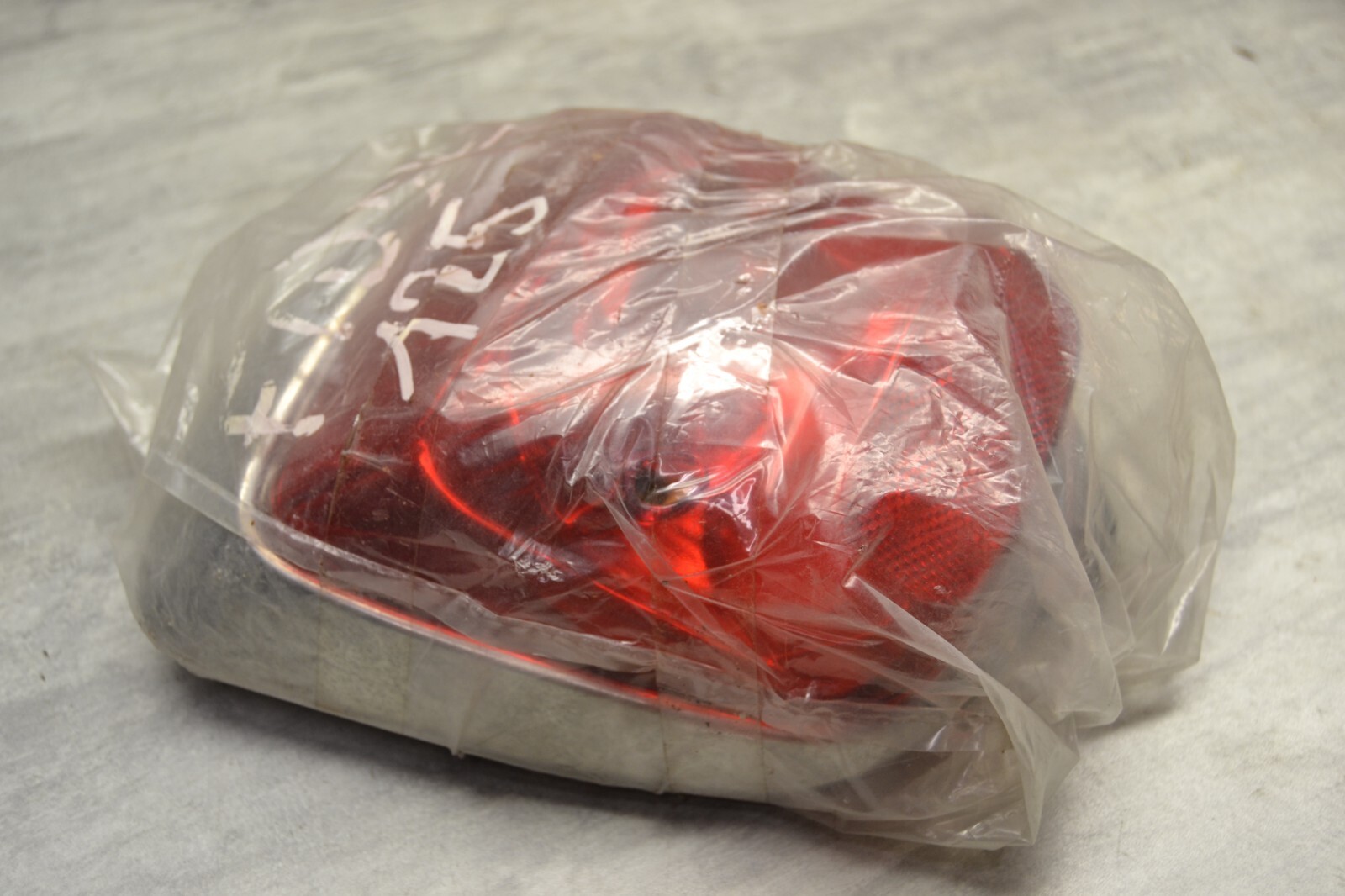 Feu arrière stop light Sym Fiddle 125 Neuf – Image 3