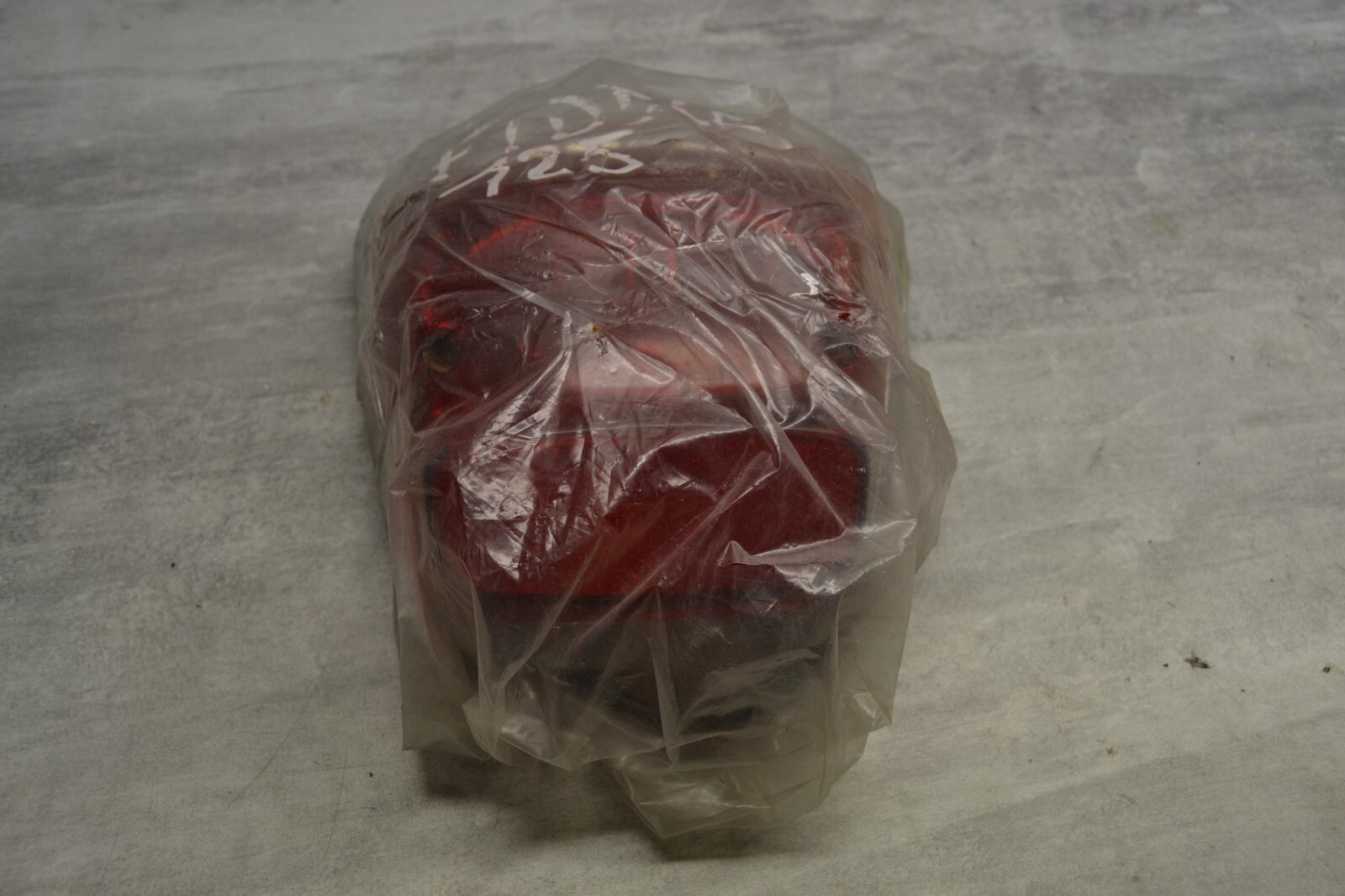 Feu arrière stop light Sym Fiddle 125 Neuf