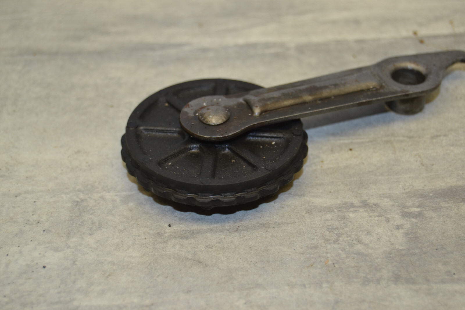 Galet tendeur chaine distribution Honda P50 1967 timing chain tensioner – Image 3