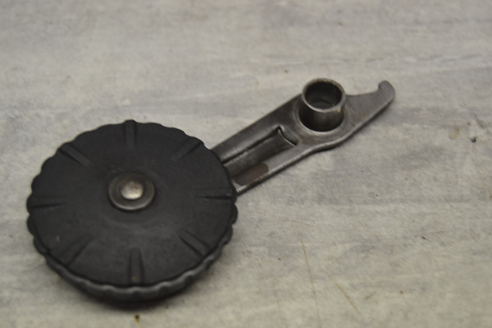 Galet tendeur chaine distribution Honda P50 1967 timing chain tensioner – Image 5