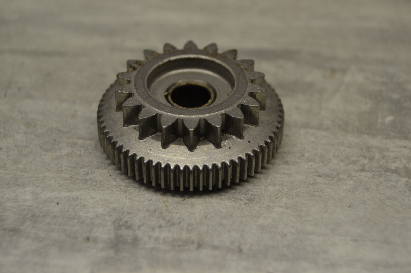 Pignon démarreur ovetto 50 2t mbk neos yamaha minarelli horizontal