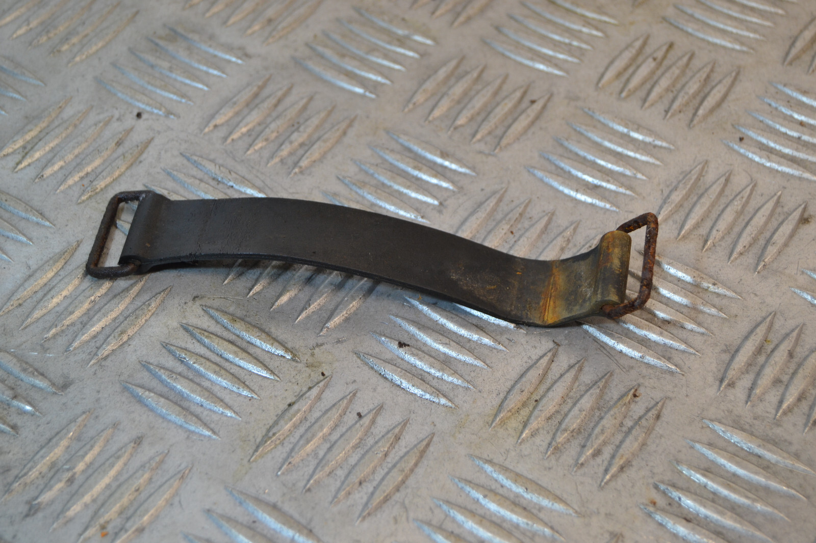 sangle batterie Suzuki 125 GT X4 1980-84 battery rubber