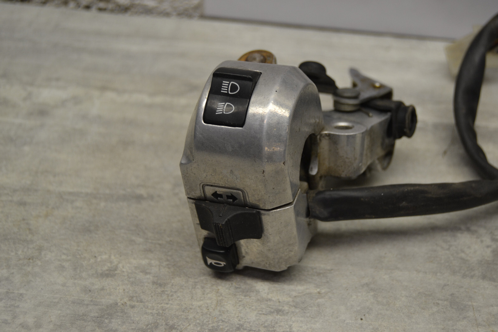 Commodo gauche Honda Zoomer NPS50 2001-17 left command 35200GEZ641 – Image 3